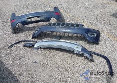 2015 Jeep Grand Cherokee Overland z USA, uszkodzony, nr VIN 1C4RJECG4FC920330